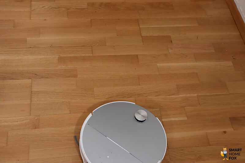 Roborock S9 MaxV Ultra убрал почти всю чечевицу с паркета в ходе теста